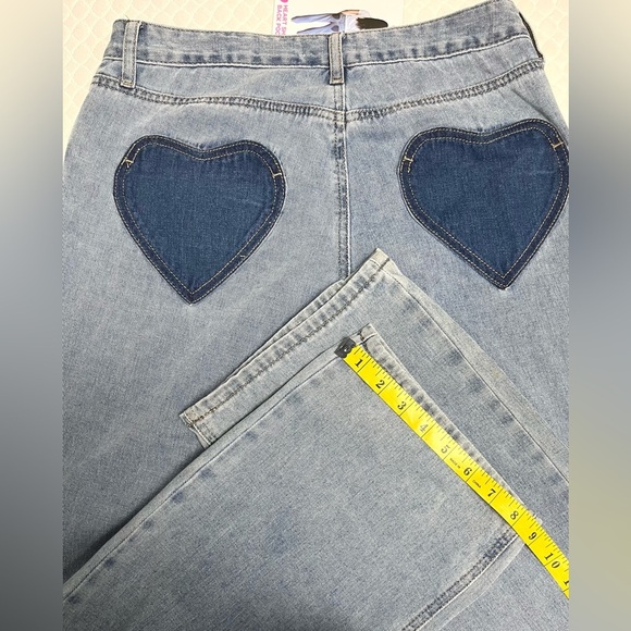 Ashley Mason Blue Heart Back Pockets Straight Wide Leg Jeans NWT
Size 5/27 - Picture 8 of 9
